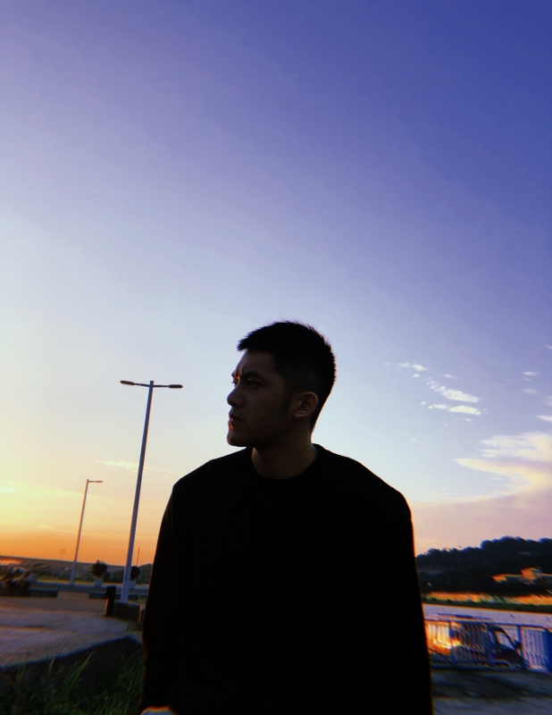 只抽半根煙的第二张照片--四川认干亲服务网