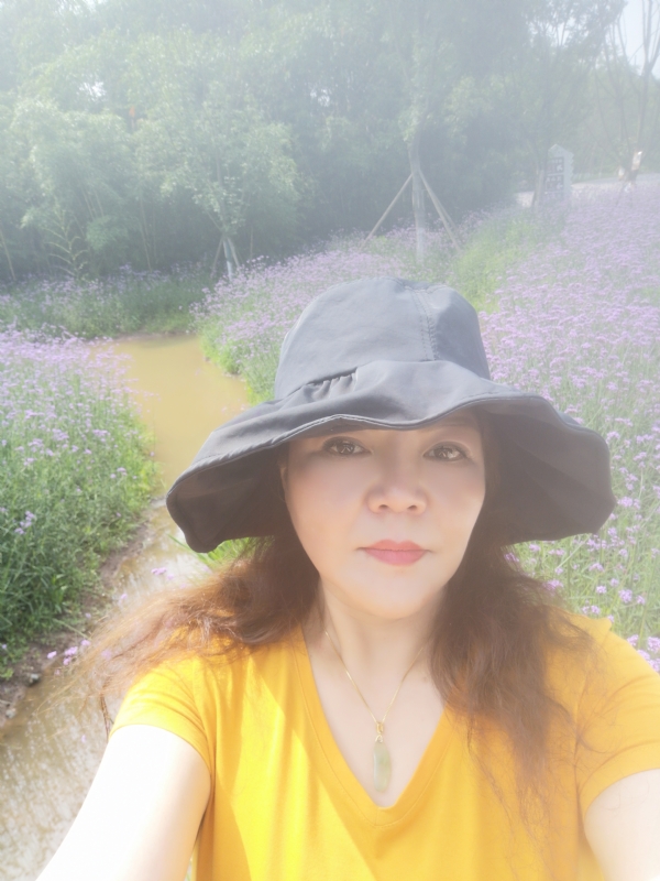 宛霞的第三张照片--四川认干亲服务网